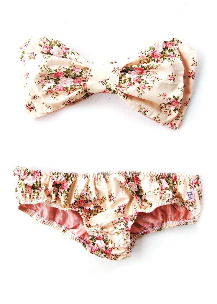 Mariage - Vintage Bow bandeau sunsuit tout le coton style bikini. Pita Pata DiVa Halter Neck Top. Cottage Rose Floral Sunkini Solarium. Se
