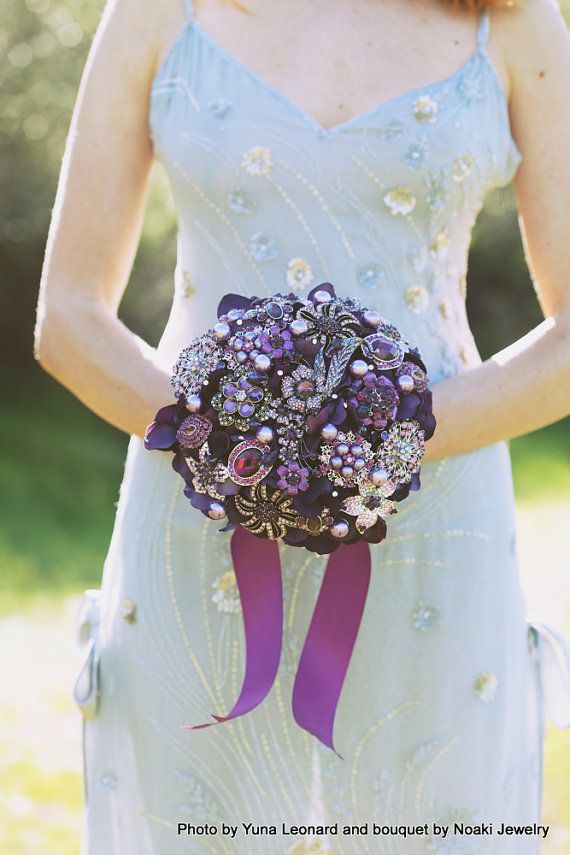 Mariage - Aubergine Broche Bouquet - Dépôt sur un bouquet de mariée-Fait sur commande