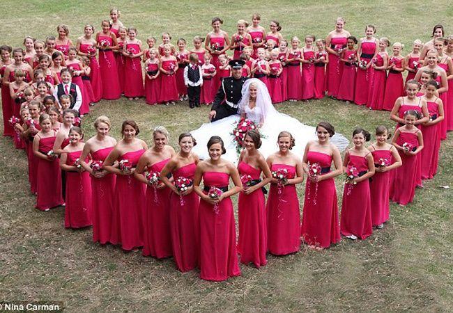Hochzeit - Diese Braut hatte 80 Brautjungfern!
