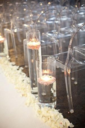 Hochzeit - Blütenblätter, Kerzen Und Klar Stühle