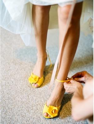 زفاف - أحذية الزفاف الصفراء