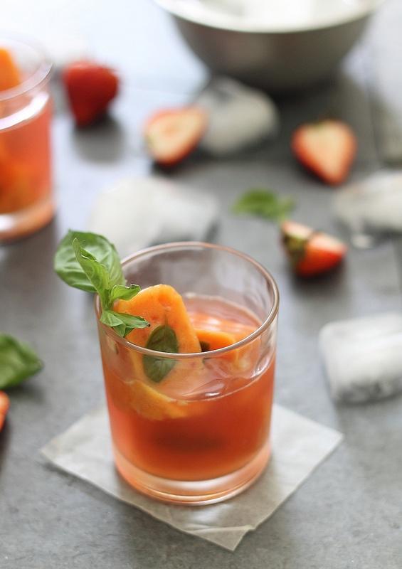 Mariage - Strawberry Daiquiri avec Nectarine Basil Glaçons