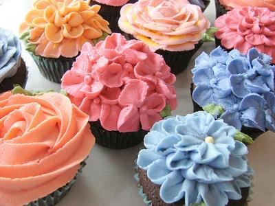 Hochzeit - Garten der Blumen-Cupcakes