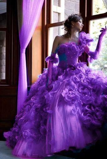 Mariage - Robes ........ Passions pourpres