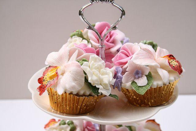 Hochzeit - Floral Cupcakes