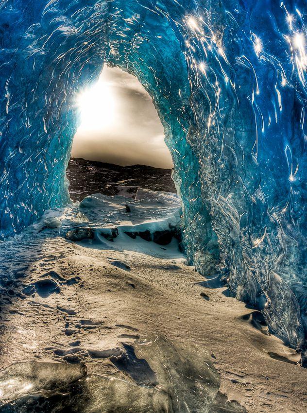 Mariage - ✯ Glacier Cave, Alaska