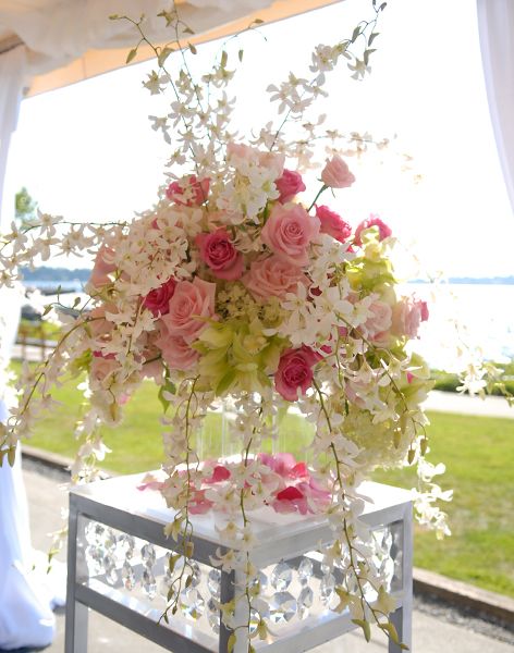 Hochzeit - Hochzeits-Zeremonie Blumendekor