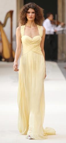 زفاف - أصفر باهت - لويزا بيكاريا بثوب