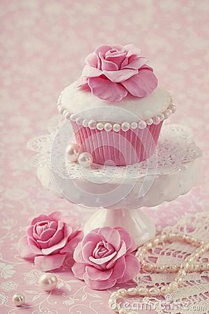 Hochzeit - Rosa Rose Cupcake.