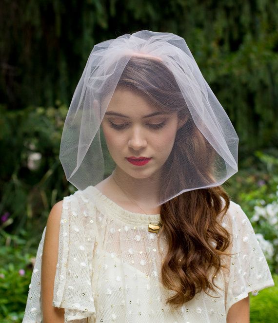 Wedding - Elegant Single Layer Chin Length Blusher Veil Blush Colored/ Light Pink Or Ivory
