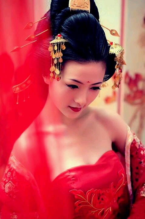 Mariage - Traditionnelle Tenue de mariage asiatique :)