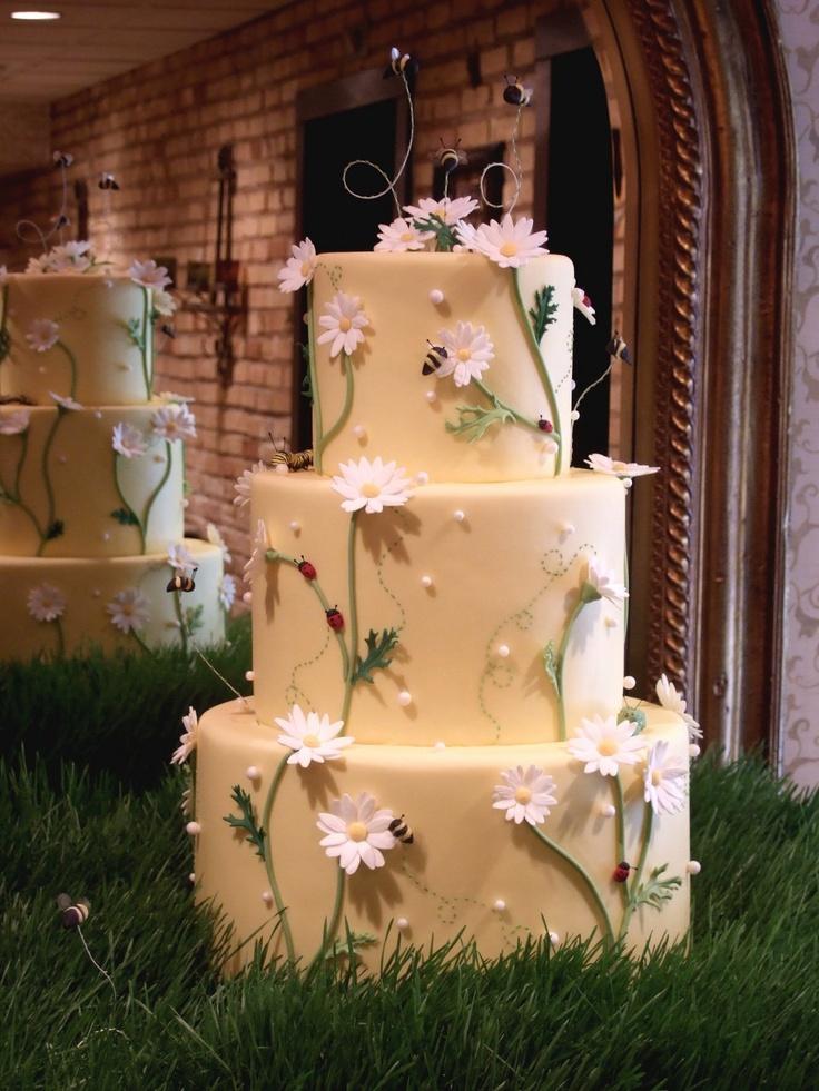 Wedding - Daisy Wedding Cake 