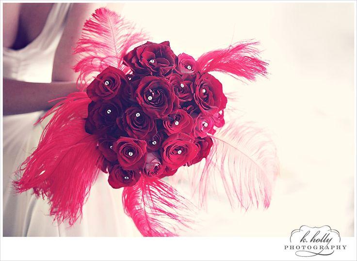 Hochzeit - Red Feather Blumenstrauß