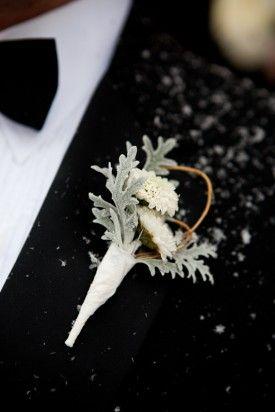 Hochzeit - Blume im Knopfloch für Winter-Hochzeit