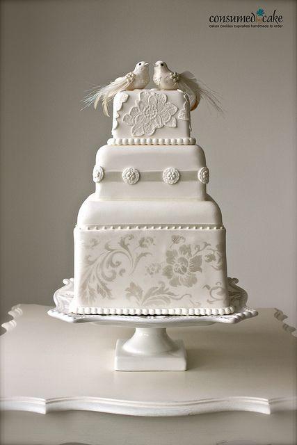 Mariage - Vintage perruches et dentelle gâteau de mariage