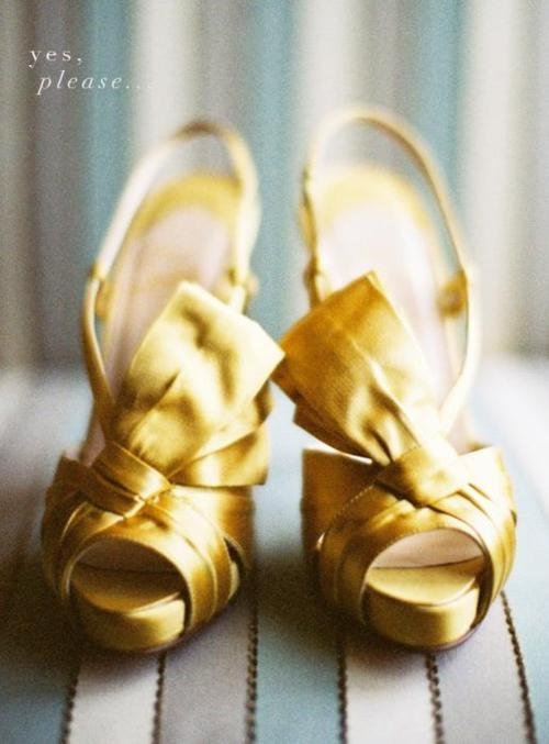 Mariage - Autant d'or dans l'allée - chaussures de mariée