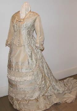 Wedding - Antique Wedding Dress... 