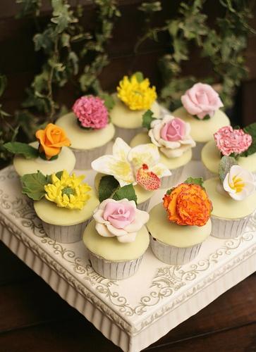Hochzeit - Blume Cupcakes