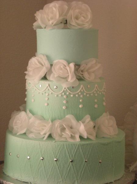 Wedding - Minted White Roses Cake 