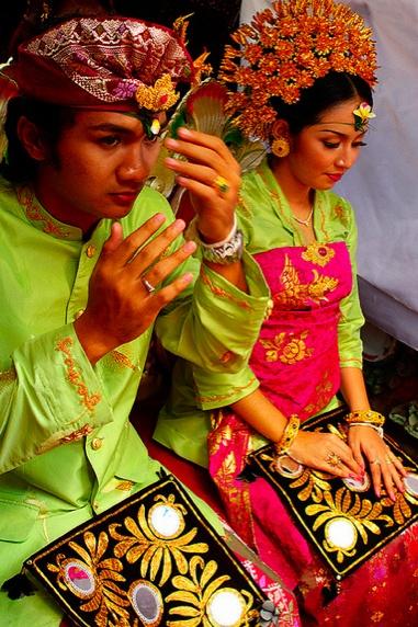 زفاف - ♥ ~ • ~ ♥ ♥ الزفاف التقليدية العديد من الثقافات ♥
