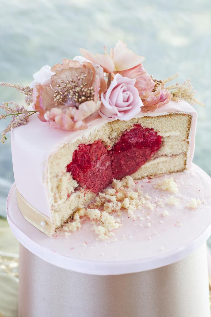 Mariage - Coeur à l'intérieur de gâteau