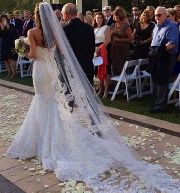 زفاف - ويقول نعم لهذا اللباس