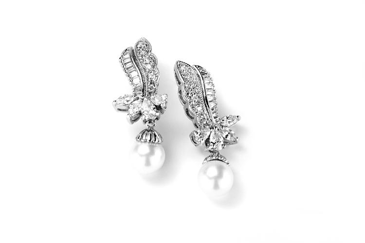 زفاف - Pavé row & pearl drop earring