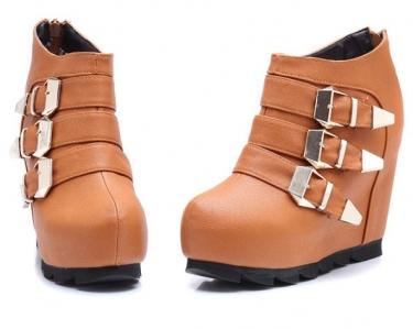 Mariage - Korean Style Zip Embellished Thick Heels Short Boot Black BT0372