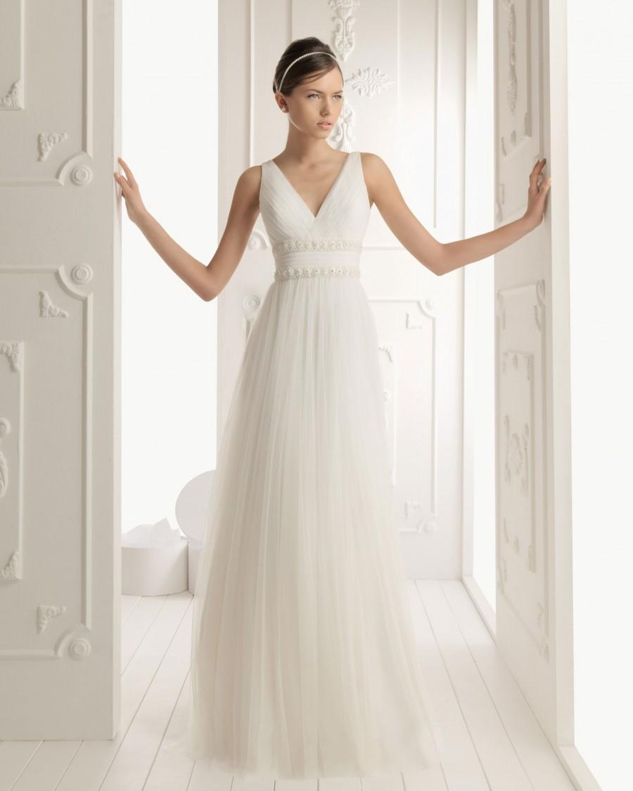 Hochzeit - Column V-neck Court Train Tulle Lace Appliqued Wedding Dress(WD0594)