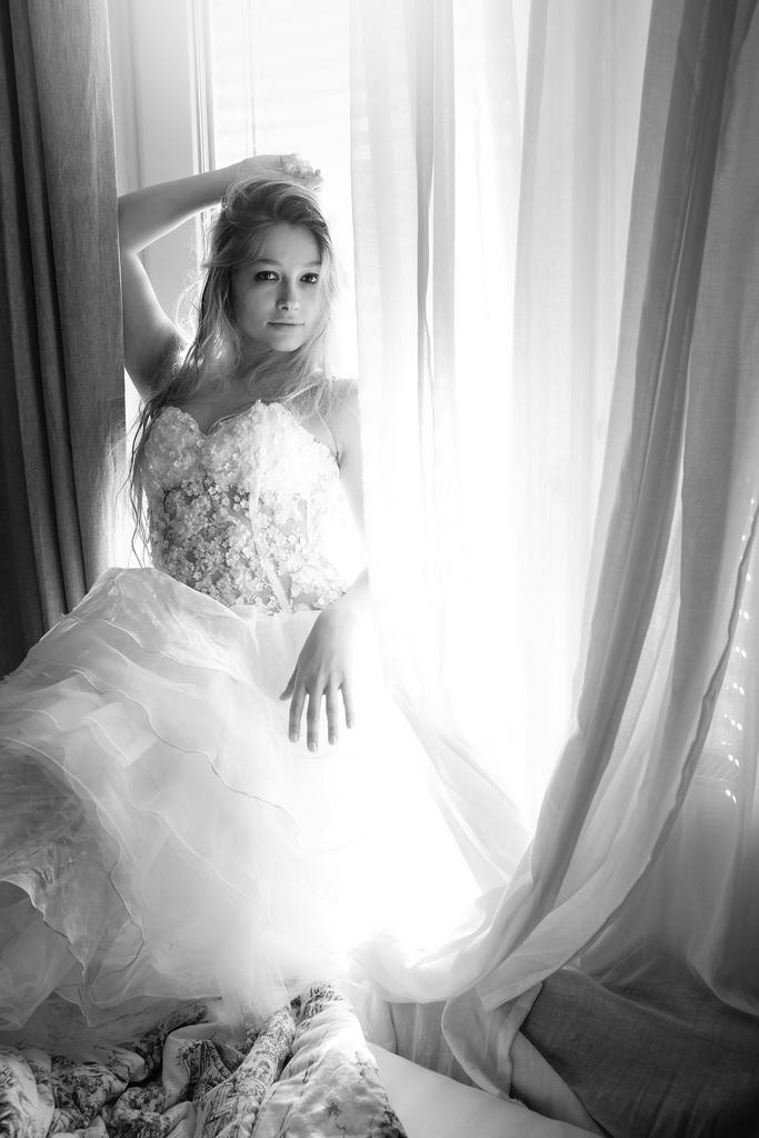 زفاف - في فستان زفافها