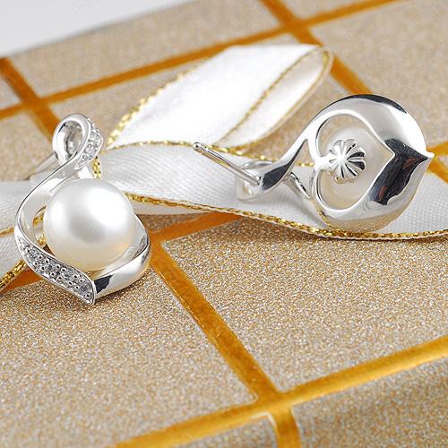 Wedding - Round Pearl Noble Ear Studs