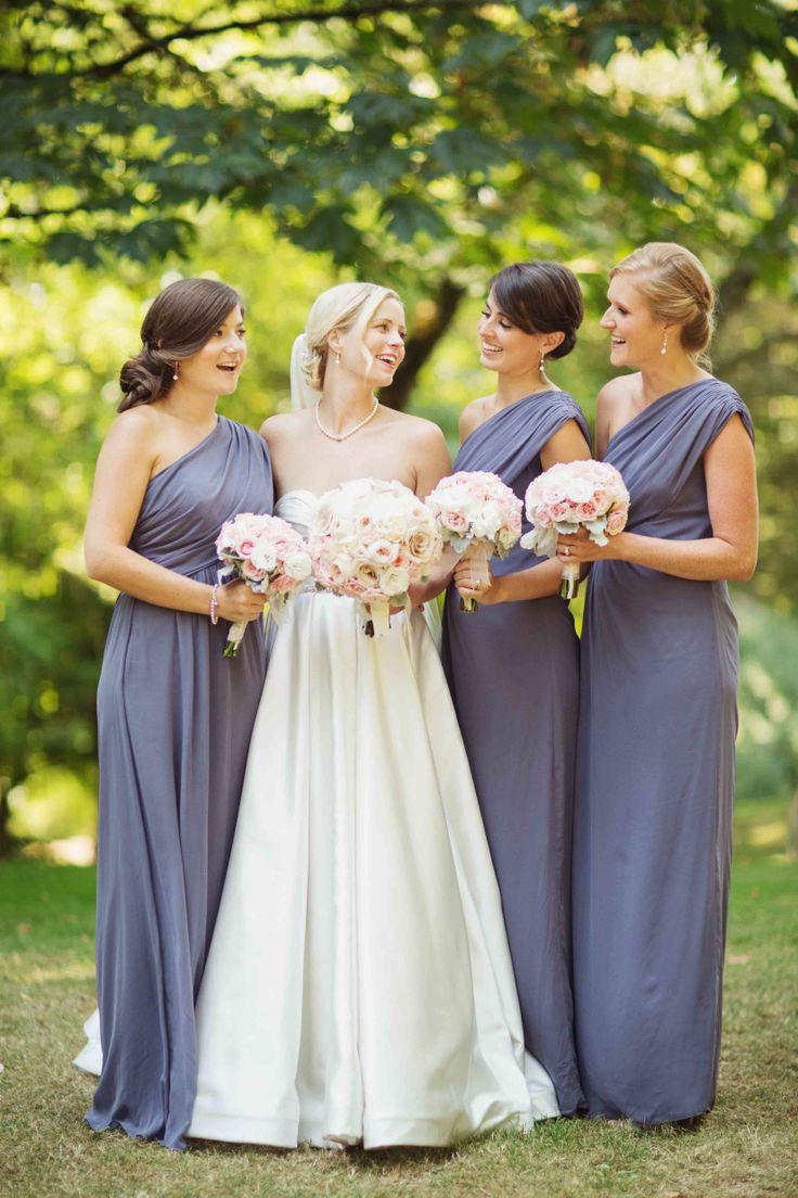 Подруги невесты в одинаковых платьях