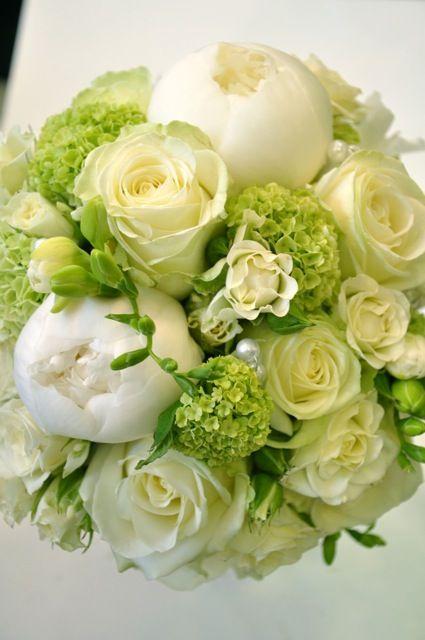 Hochzeit - Bouquets In Green