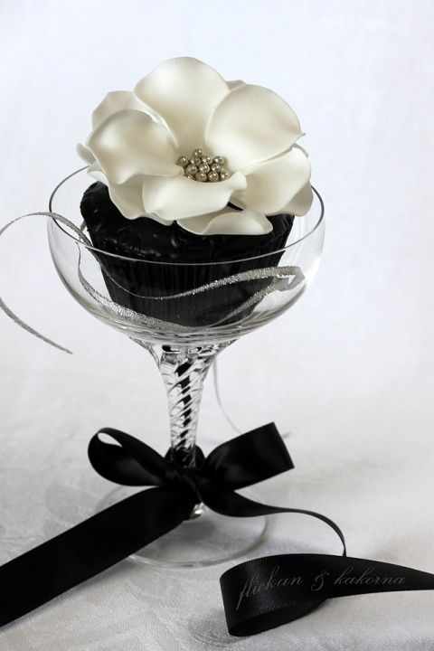 Hochzeit - Black & White Wedding Ideas