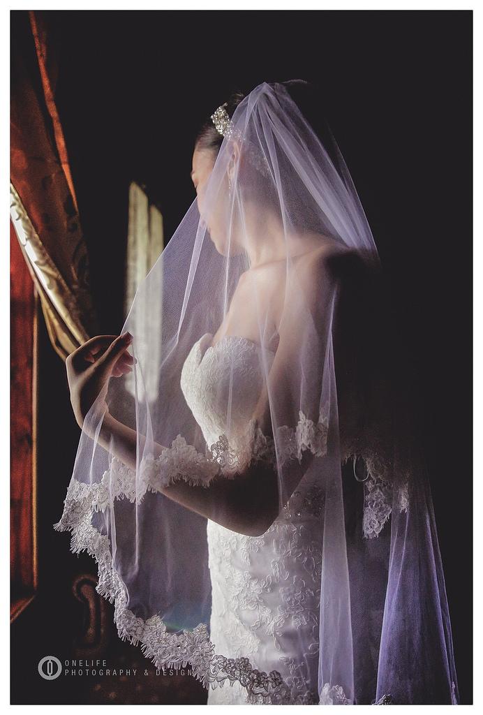 Hochzeit - Veronica Bridal Portrait