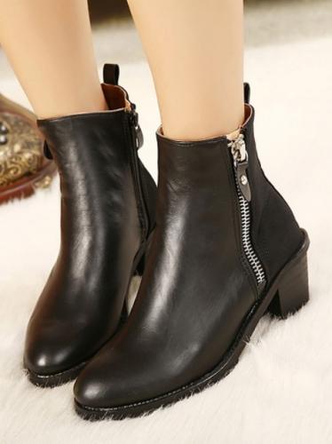 Mariage - Korean Style Metal Embellished Low Heel Short Boot Black BT0599