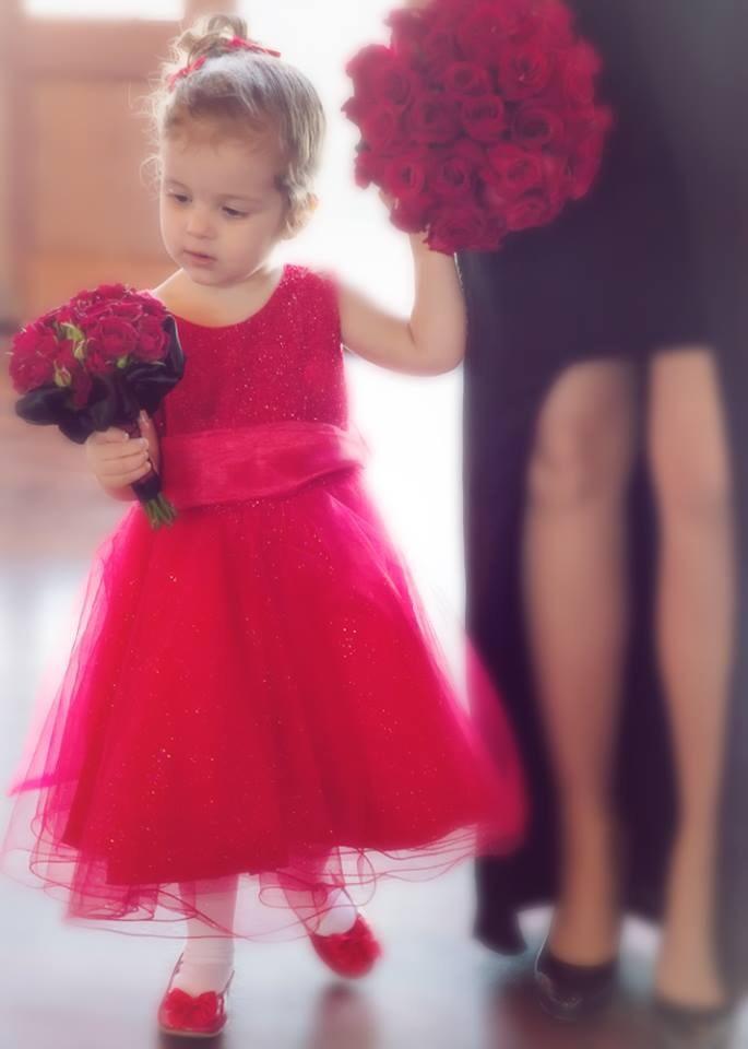 زفاف - # # زفاف flowergirl # # أحمر ثوب # # loxley جميلة # # جوناثان التصوير # # photographybyjonathan ارتفع # # العروس العريس # # السب