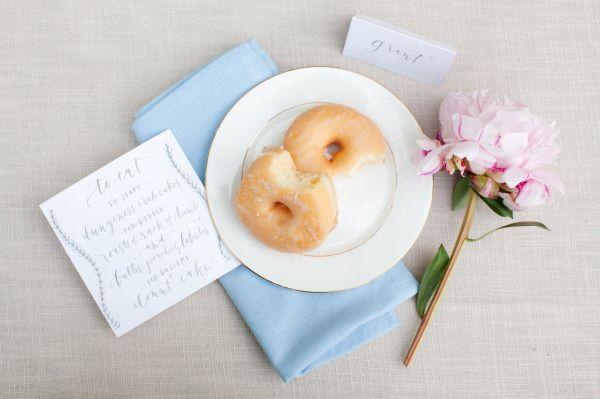 Hochzeit - Romantische Donut & Pfingstrose Inspiration schießen