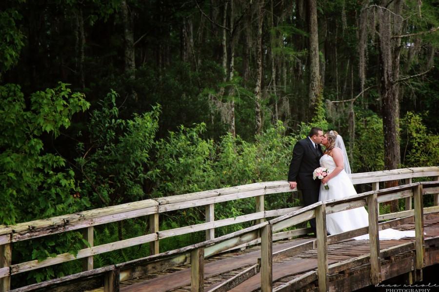 Wedding - Kissing On The Bridge