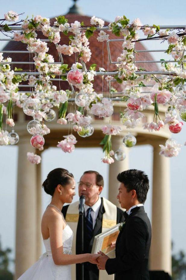 Wedding - Trends We Love: Hanging Wedding Decor