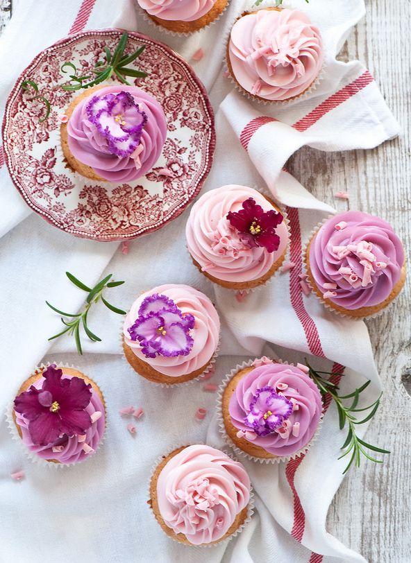 Wedding - Purple and pink cupcakes