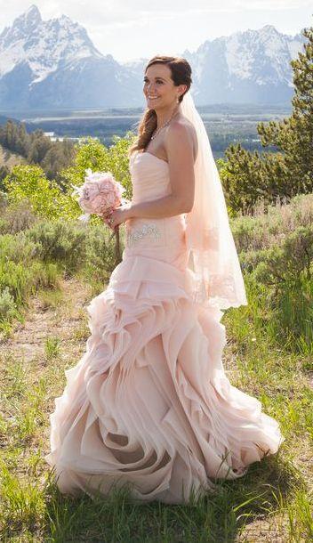 Hochzeit - Wild Mountain Hochzeitskleid mit einem Blush Von Heather Erson Fotografie