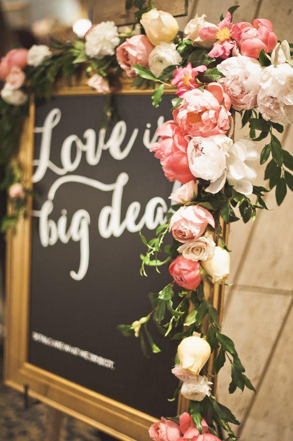 Hochzeit - Love Is A Big Deal Tisch durch Spread-Liebe Veranstaltungen