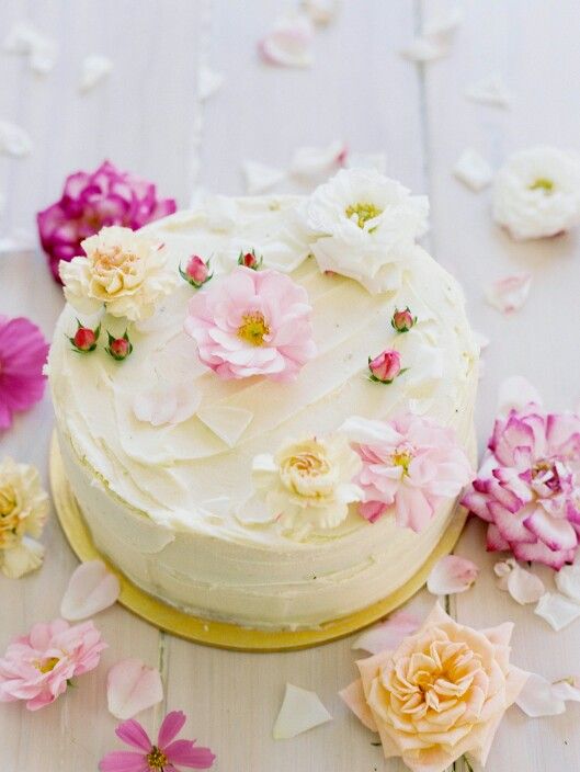 Wedding - Lovely vanilla Wedding cakes