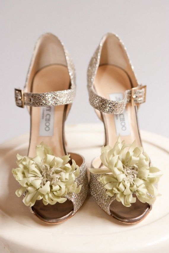 Mariage - Vert sauge fleurs de soie chaussures Clips