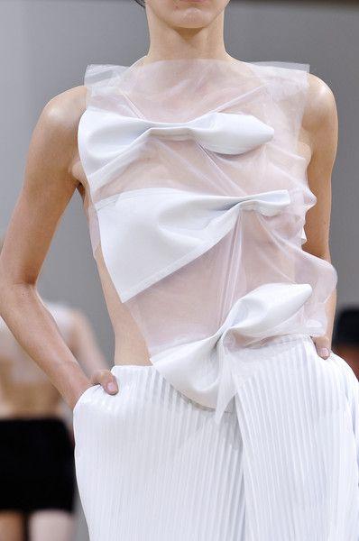Wedding - J.W. Anderson At London Spring 2014 (Details)