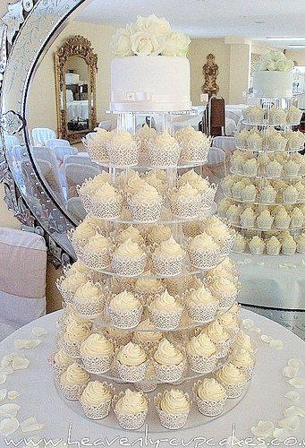 Hochzeit - 50 Spitzen-Kuchen-Verpackungen Liner - WHITE FILIGREE