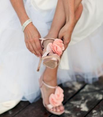 Mariage - Belles chaussures de mariage Blush. Photographe: Elise Donoghue