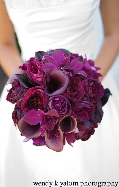 Свадьба - Разные Оттенки Фиолетового Цветка. Красивый Букет.