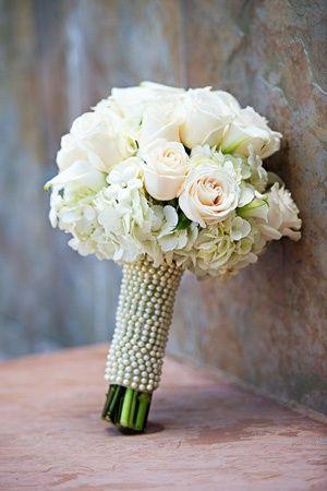 Hochzeit - Perlenhochzeits-Blumenstrauß. Bräute von Adelaide Magazin